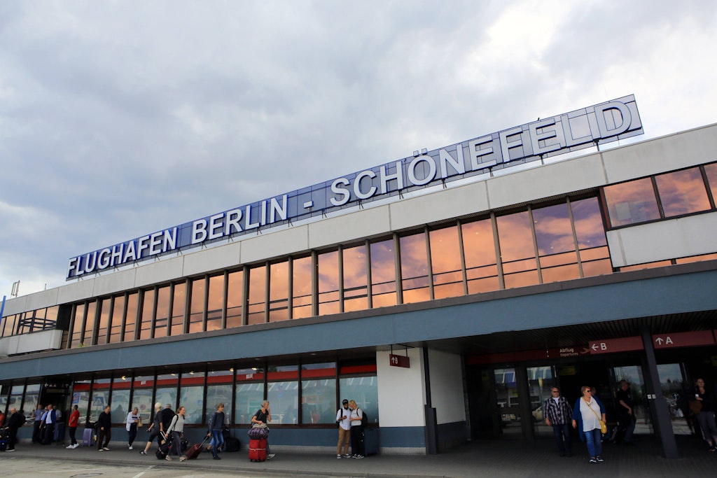 Ein Foto aus dem Jahr 2016 - der alte Flughafen Schönefeld wird nicht zum Terminal 5 des neuen Hauptstadtflughafens BER. Das hat am Freitag der Aufsichtsrat beschlossen. 