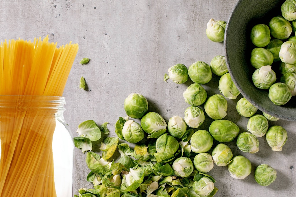 Rosenkohl und Spaghetti schmecken zusammen hervorragend.