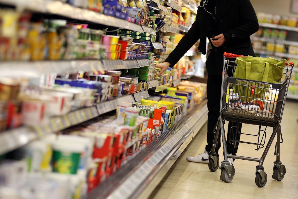 In den Supermärkten geht es nicht immer hygienisch zu - deshalb wird darauf hingewiesen, was die Kunden lieber unterlassen sollten.