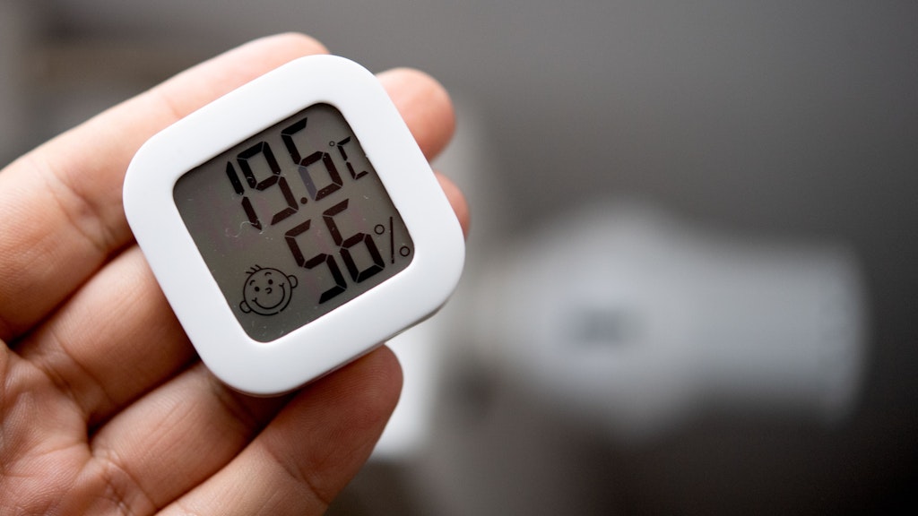 Ein Hygrometer leistet beim Lüften gute Dienste: Gut sind Luftfeuchtigkeitswerte zwischen 50 und 60 Prozent.