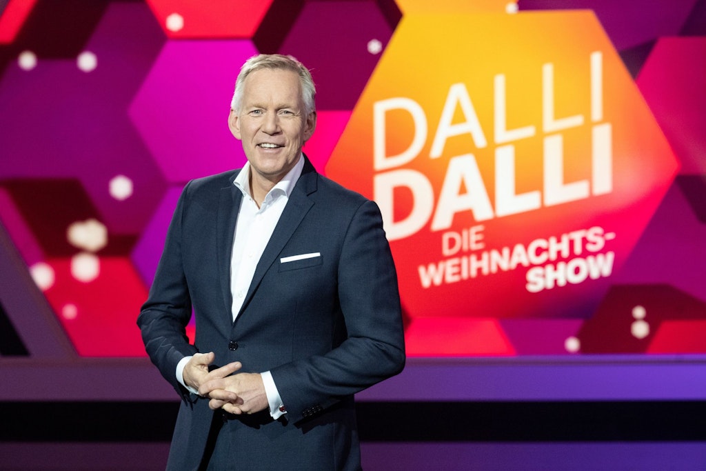 Johannes B. Kerner lädt am ersten Weihnachtsfeiertag zu einer Runde Dalli Dalli ein.
