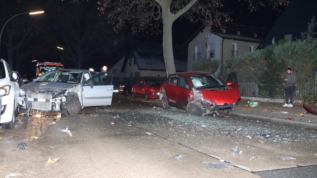 Zwei Menschen wurden bei einem Unfall in Marienfelde schwer verletzt.