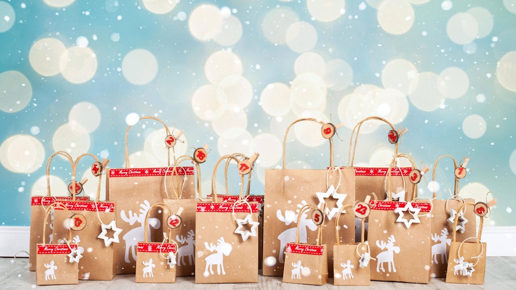 Ein selbstgemachter Adventskalender ist wirklich etwas besonderes. Wir haben 24 Ideen für Sie, wie Sie ihn für Frauen befüllen können.