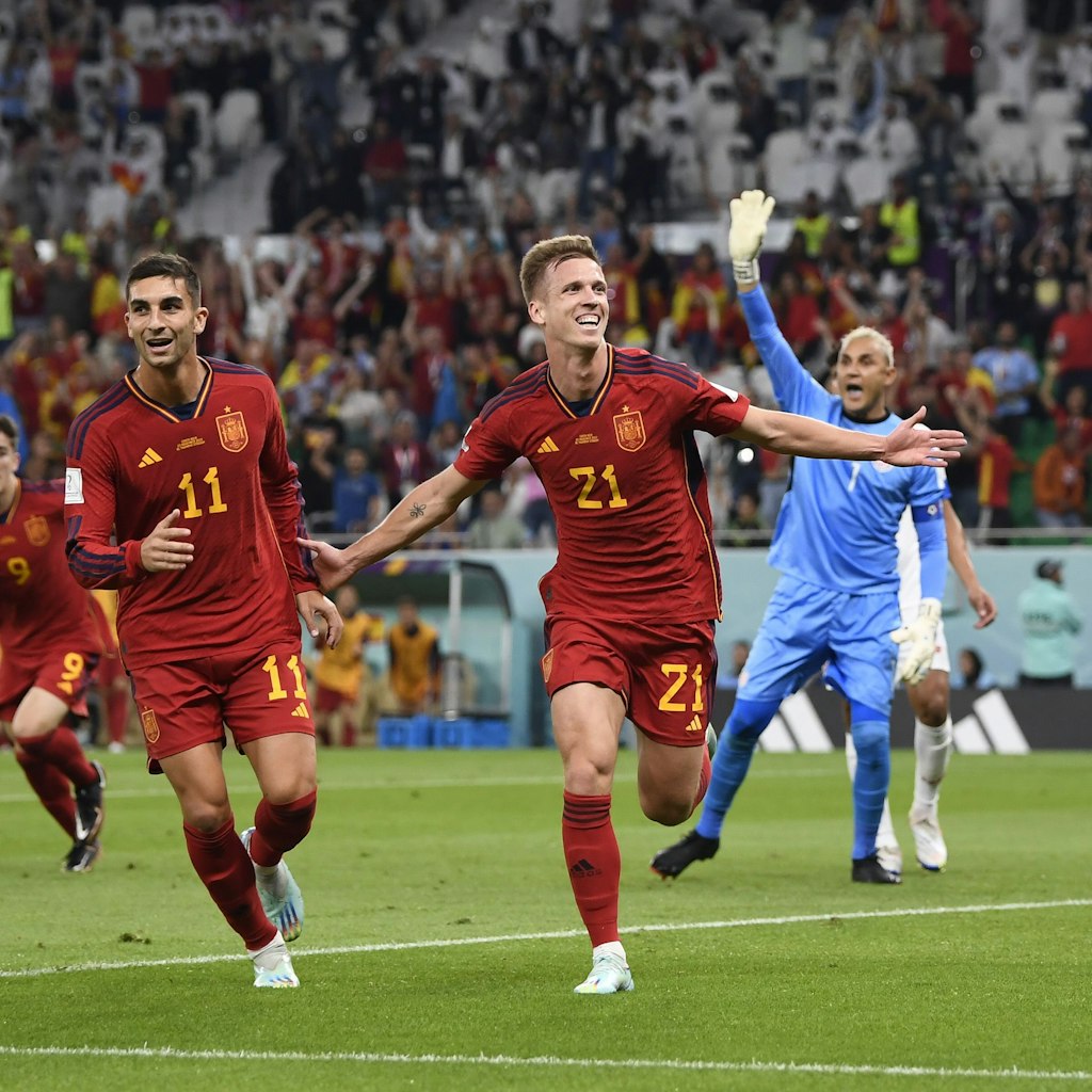Deutschlands nächster Gruppengegner Spanien fegte Costa Rica mit 7:0 vom Platz. RB Leipzigs Dani Olmo machte das 1:0 und jubelte ausgiebig. 