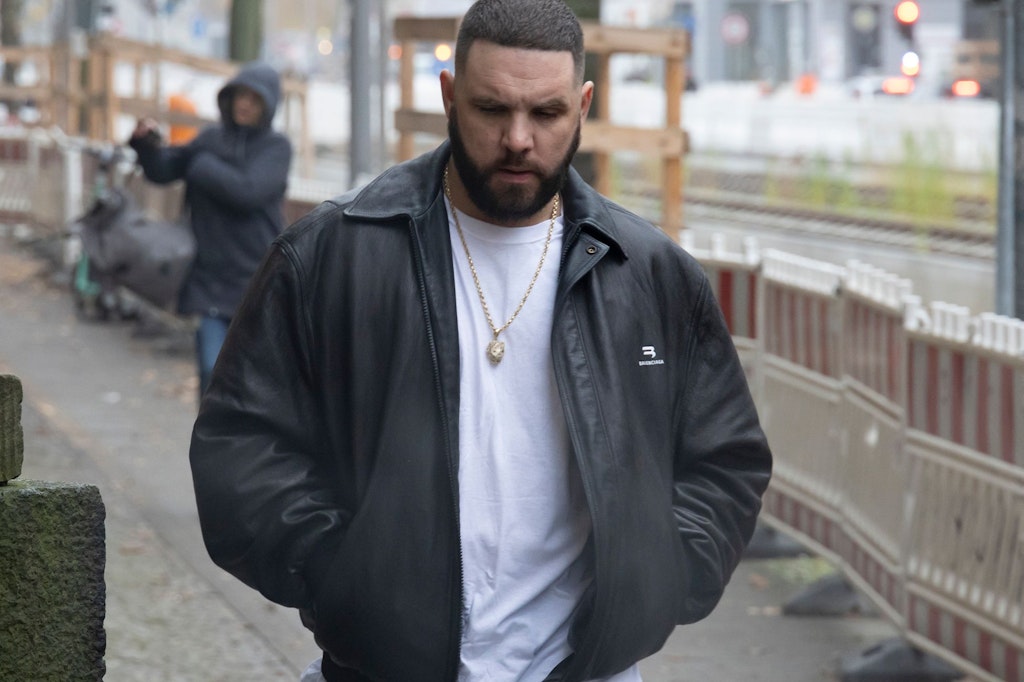 Immer gut gelaunt ... Fler alias Patrick Losensky kennt den Weg in Moabiter Gericht im Schlaf.