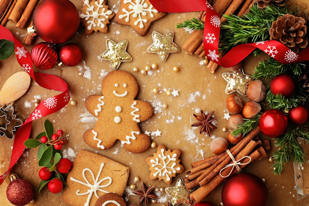 In der Weihnachtsbäckerei braucht man für Lebkuchenhäuser oder zum Verzieren Zuckerguss, der richtig hart wird. Mit diesem Rezept klappt das.