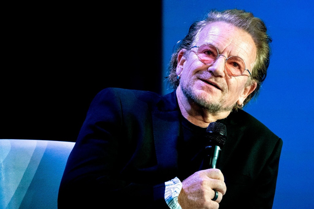 Der U2-Sänger Bono bei seiner Lesung.