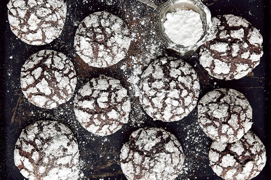 These Chocolate Crinkle Cookies are easy to make - and simply delicious!  Be sure to try the recipe.