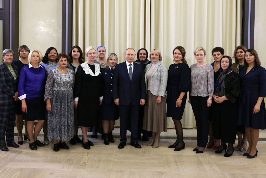 Wladimir Putin bei dem Treffen mit "Soldatenmüttern".