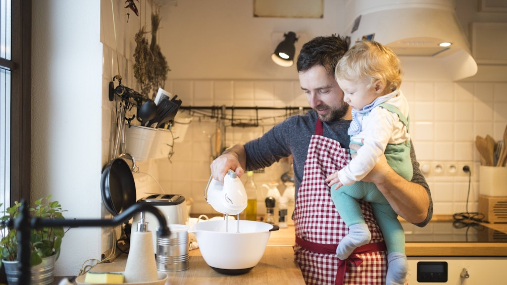 Beim Plätzchen- oder Kuchen-Backen können Eier, Mehl und Co. auch durch andere Zutaten ersetzt werden.