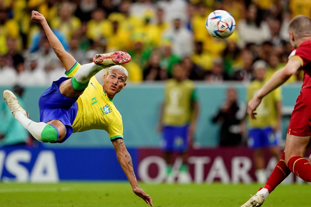 Brasiliens Richarlison erzielte gegen Serbien bei der WM ein Traumtor und freut sich nun auch über deutlich mehr Follower in den sozialen Medien.