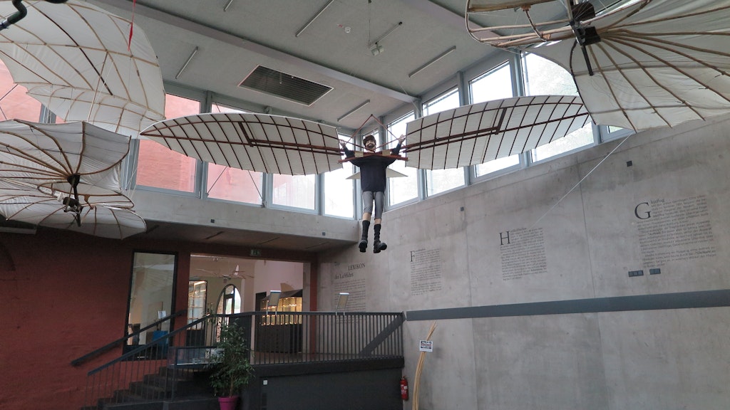 Mit solchen Flugmodellen experimentierte Otto Lilienthal - zu sehen sind sie im Lilienthal-Centrum in Stölln.