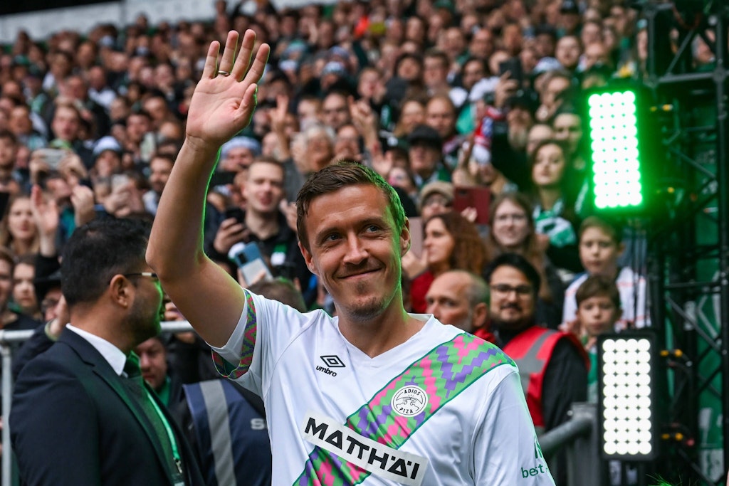 Zuletzt stand Max Kruse (35) beim Abschiedsspiel von Claudio Pizarro (44) Ende September auf dem Platz. Eine Rückkehr in die Bundesliga wird es wohl nicht geben.