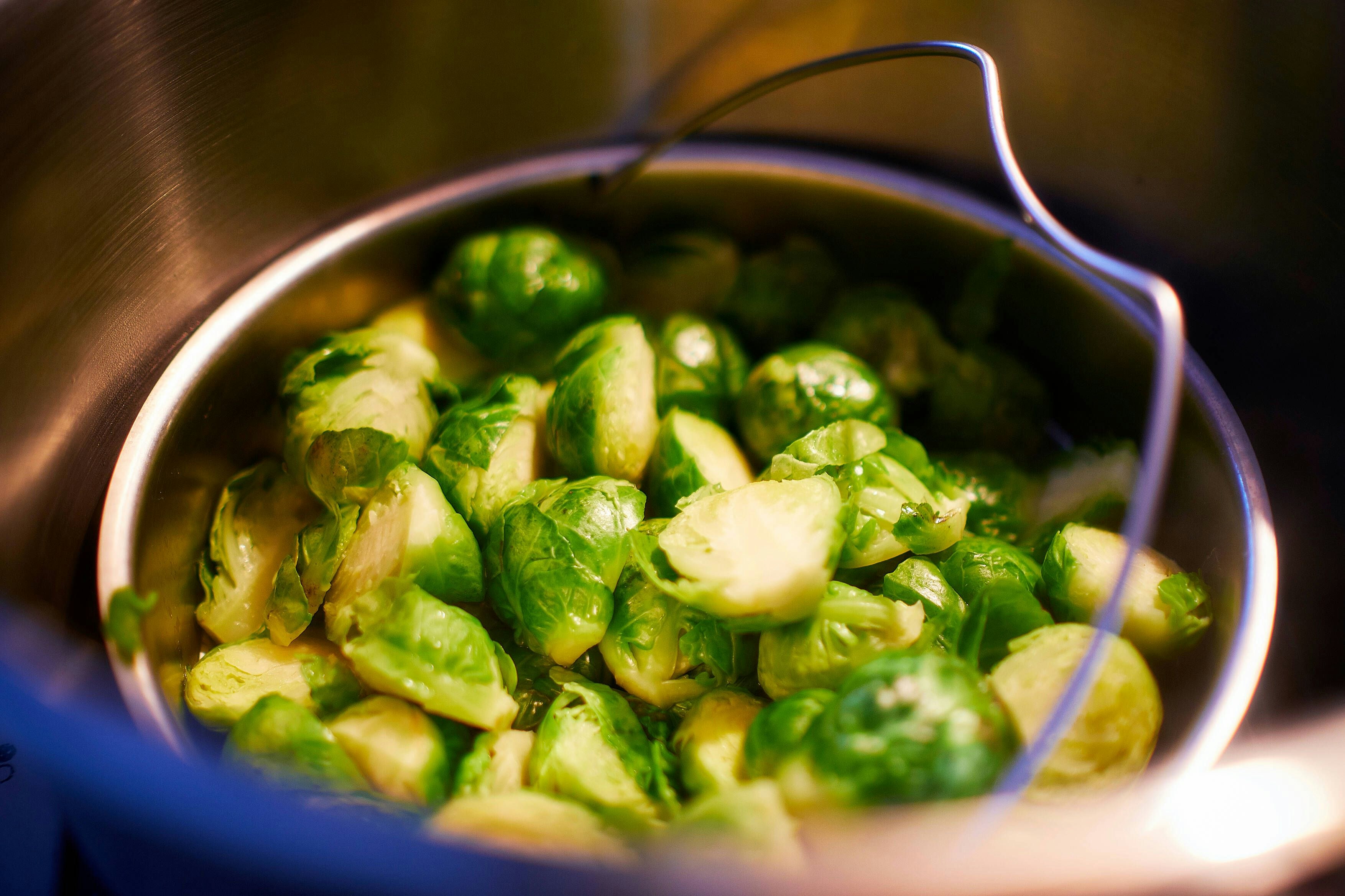 Rosenkohl mit Croutons und schaumiger Muskatbutter: Der köstliche ...