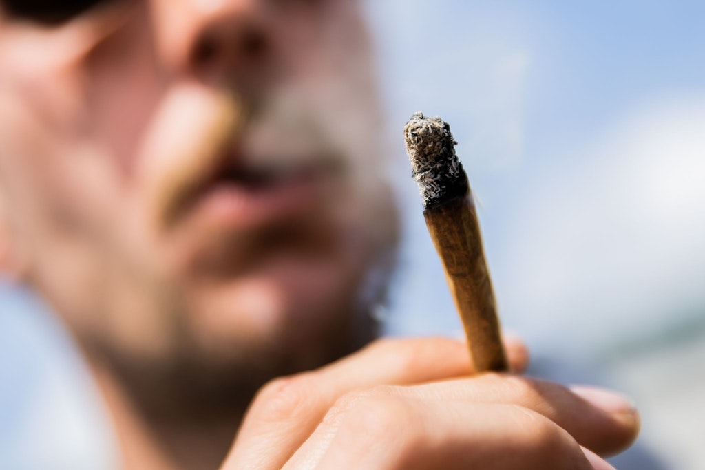 Von einer tollen Tüte sollten Polizisten die Finger lassen.
