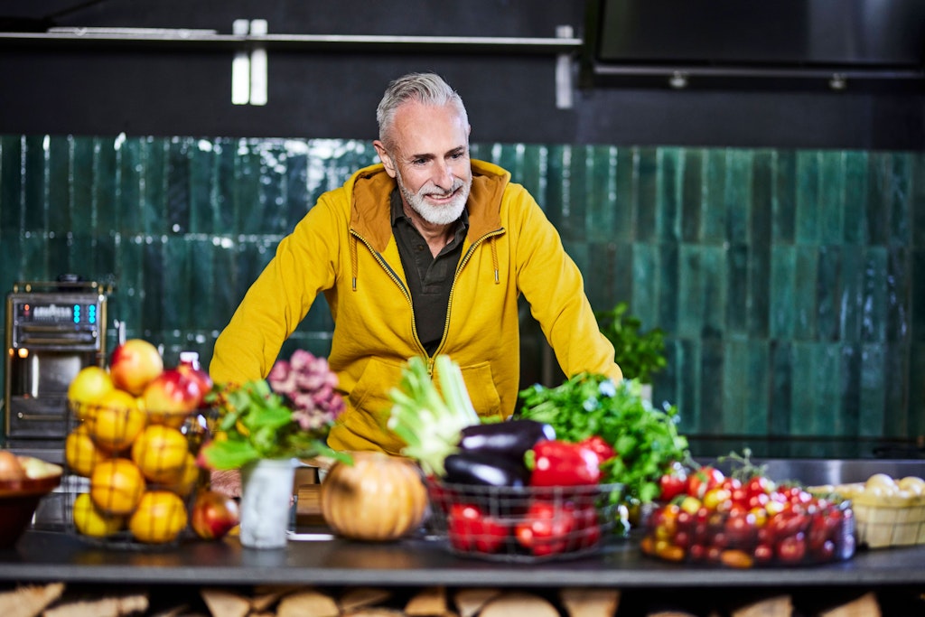 Die Ernährung spielt eine wesentliche Rolle, wenn es um Prävention von Darmkrebs bei Männern geht.