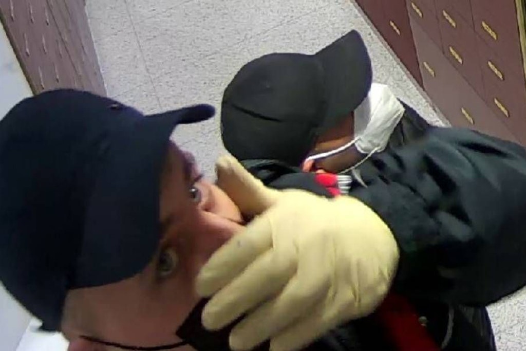 Zwei Männer brachen in einen Berliner Tresorraum ein und stahlen hochpreisige Uhren.