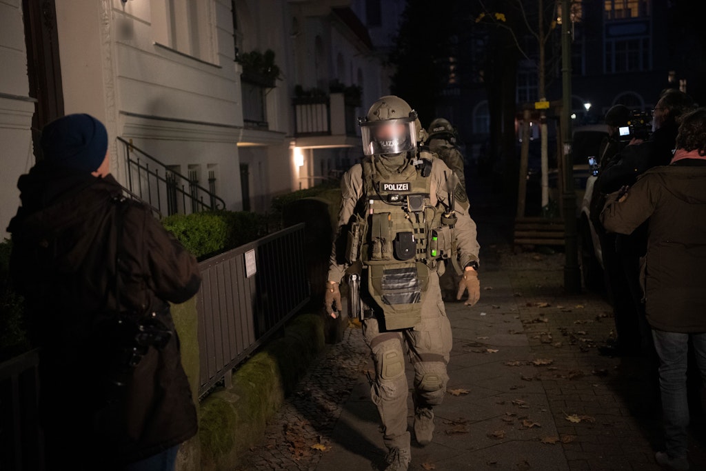 Bei der Razzia am 8. Dezember 2021 setzte die Polizei auch Spezialkräfte ein