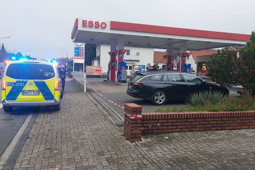 In Lengerich hat ein Mann auf den Besitzer einer Tankstelle eingestochen.