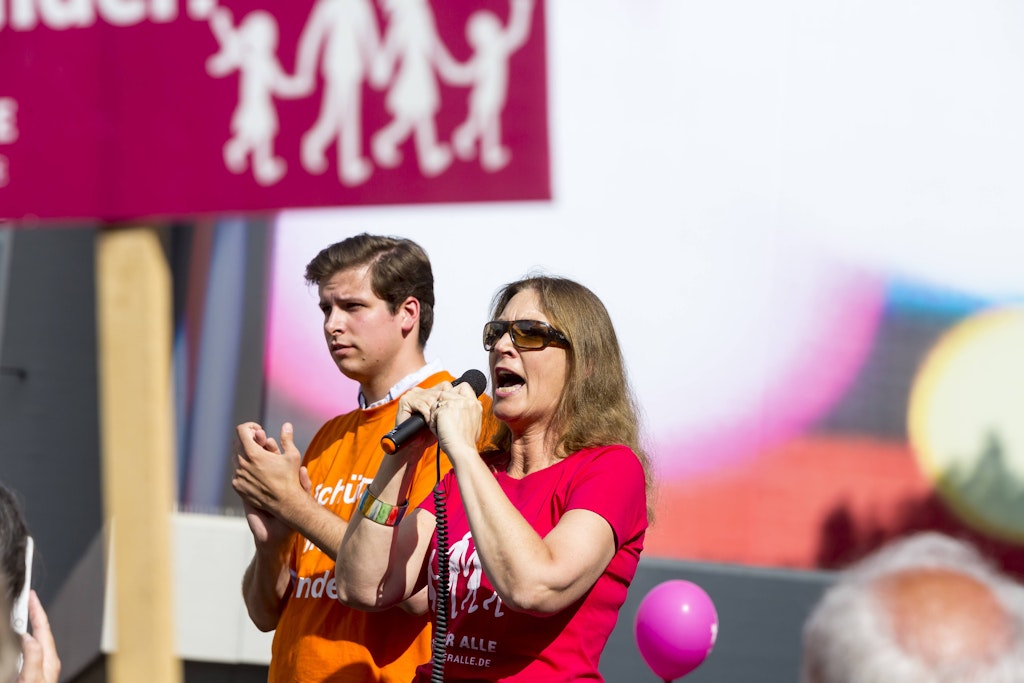 Hedwig von Beverfoerde bei einer Veranstaltung von „Demo für Alle“. Mindestens bis 2015 soll auch Beatrix von Storch bei der „Demo für Alle“ aktiv gewesen sein.
