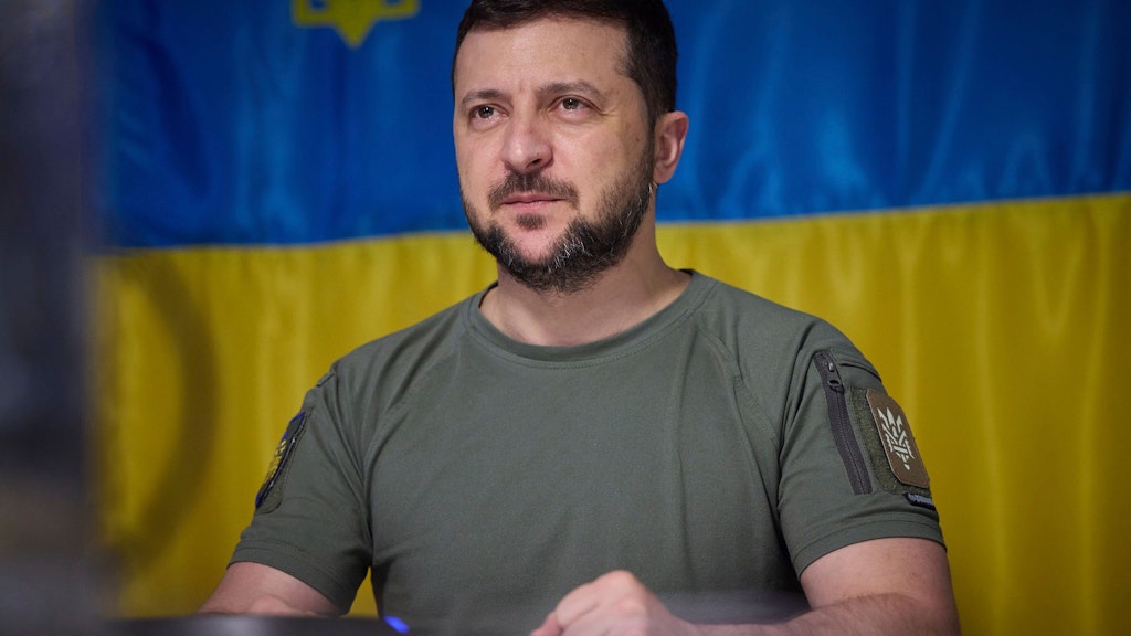 Der ukrainische Präsident Selenskyj fordert einen härteren Ölpreisdeckel für russisches Öl.