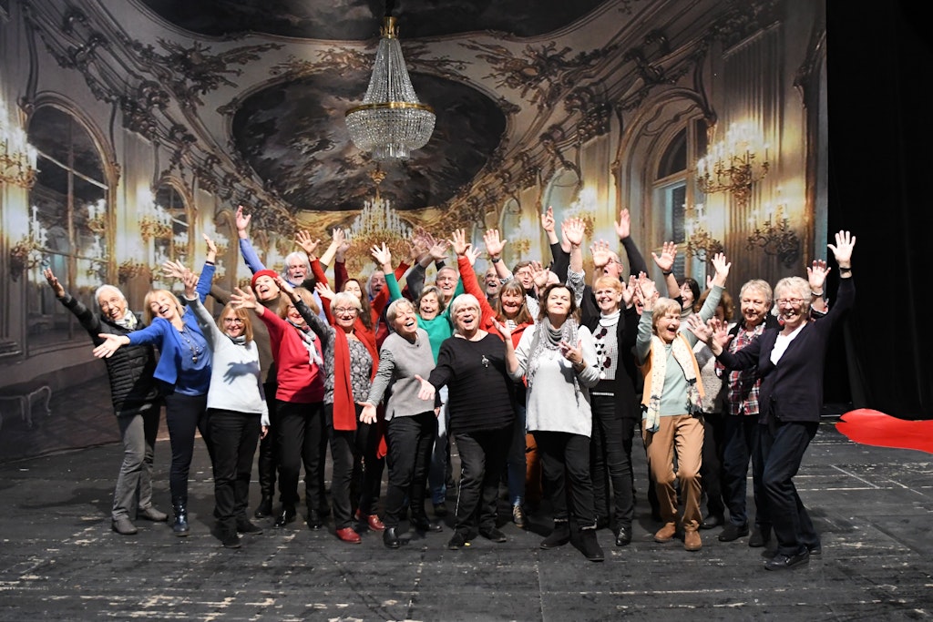 Lebensfreude pur beim Singen empfinden "Die Herzschrittmacher", Letzte Proben des Laienchors vor der ersten Premiere im Schillertehater am 12. Dezember
