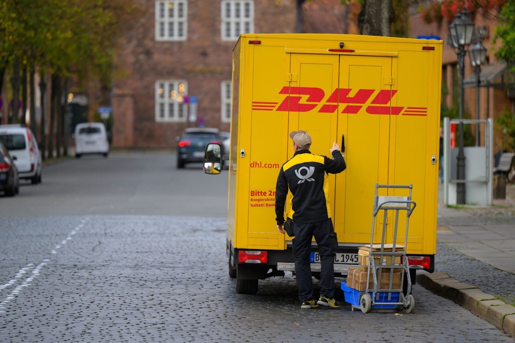 Verschwindet ein Paket beim Transport oder wird beschädigt, stellt sich die Frage: Wer haftet?