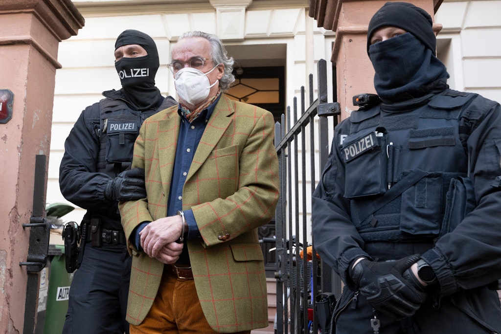 Als Kopf der Reichsbürger-Terroristen sitzt Heinrich XIII. Prinz Reuß in Untersuchungshaft.