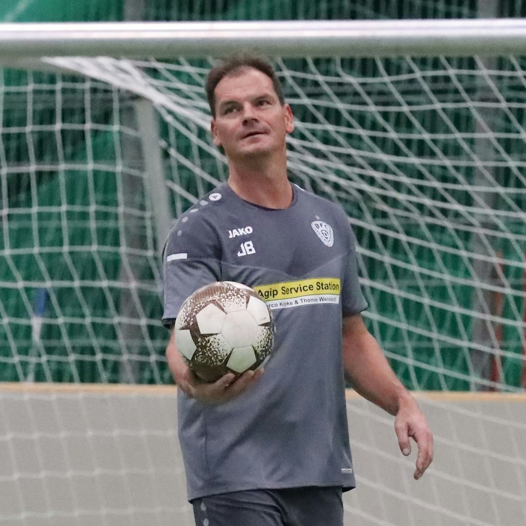 Jörg Buder hat immer noch alles im Griff.
