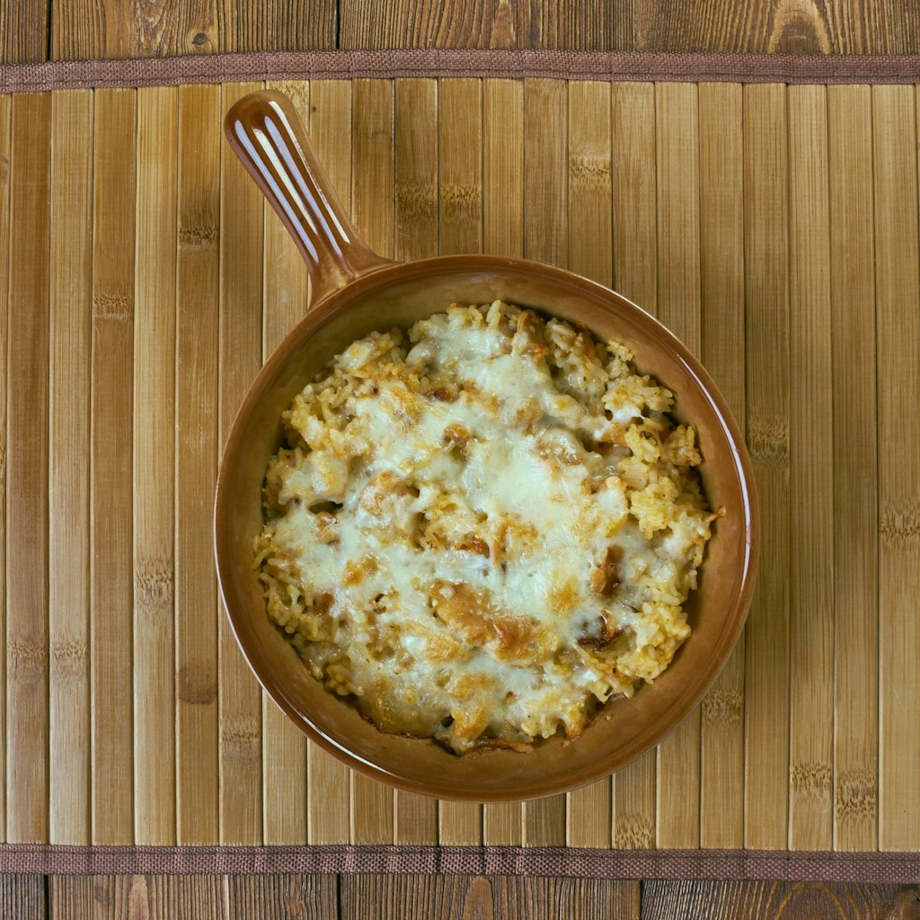 Der Reis-Hackfleisch-Auflauf schmeckt garantiert der ganzen Familie.