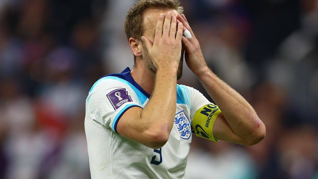 Harry Kane kann es nicht fassen: Er hat einen Elfmeter verschossen und den Ausgleich verpasst.