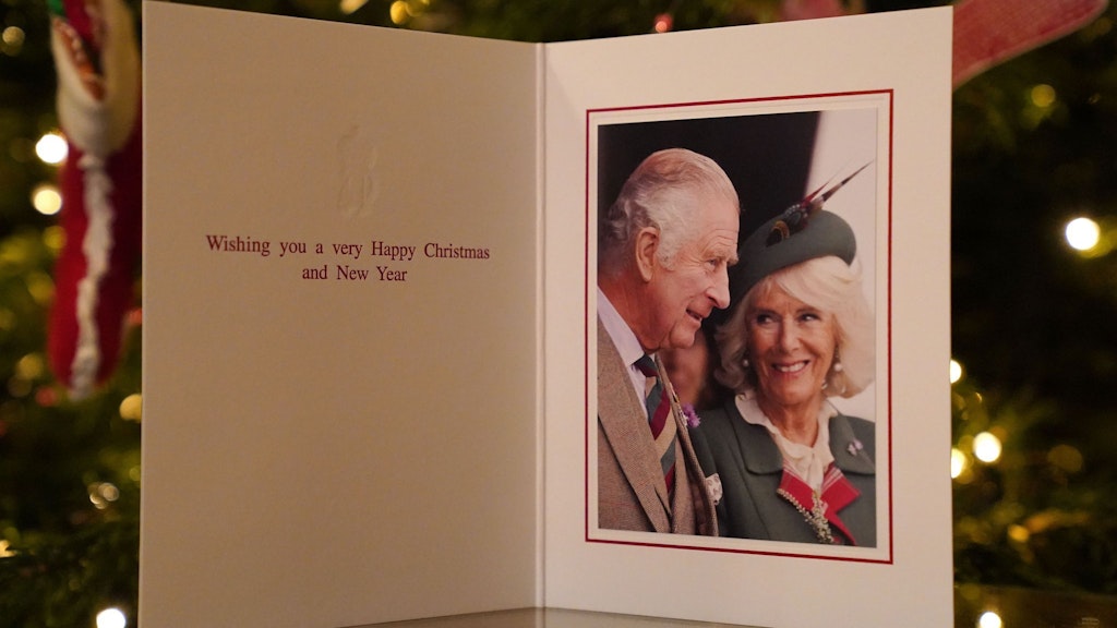 König Charles III. und Königsgemahlin Camilla feiern Weihnachten und verschicken diese Karte.