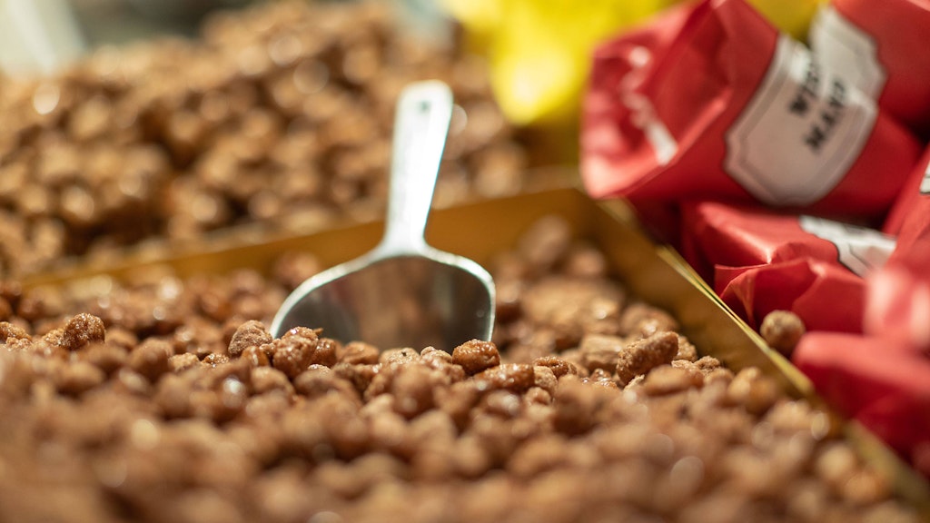 The prices for roasted almonds at the Christmas market have risen sharply.