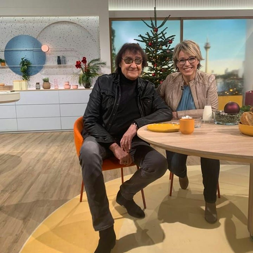 Dieter „Maschine“ Birr und „Volle Kanne“-Moderatorin Andrea Ballschuh im Studio: Wegen eines Warnstreiks fiel die Sendung aus, soll nachgeholt werden.
