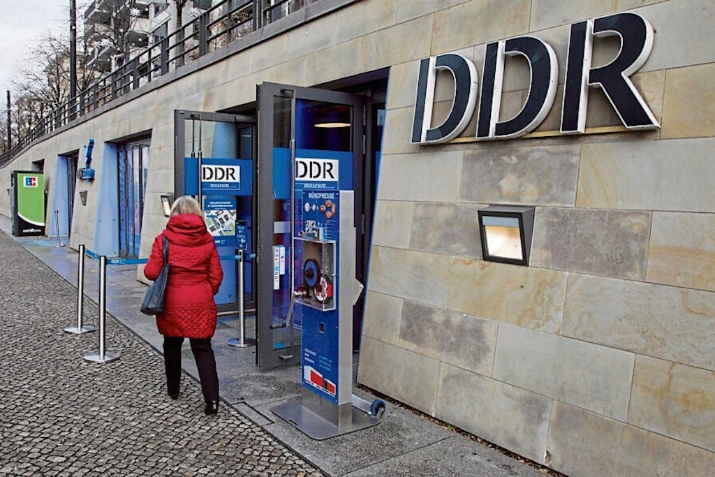 Das DDR-Museum befindet sich im Gebäudekomplex Dom Aquaree. Das Wasser aus dem geborstenen Aquarium hat sich bis ins dritte UG seinen Weg gebahnt. 