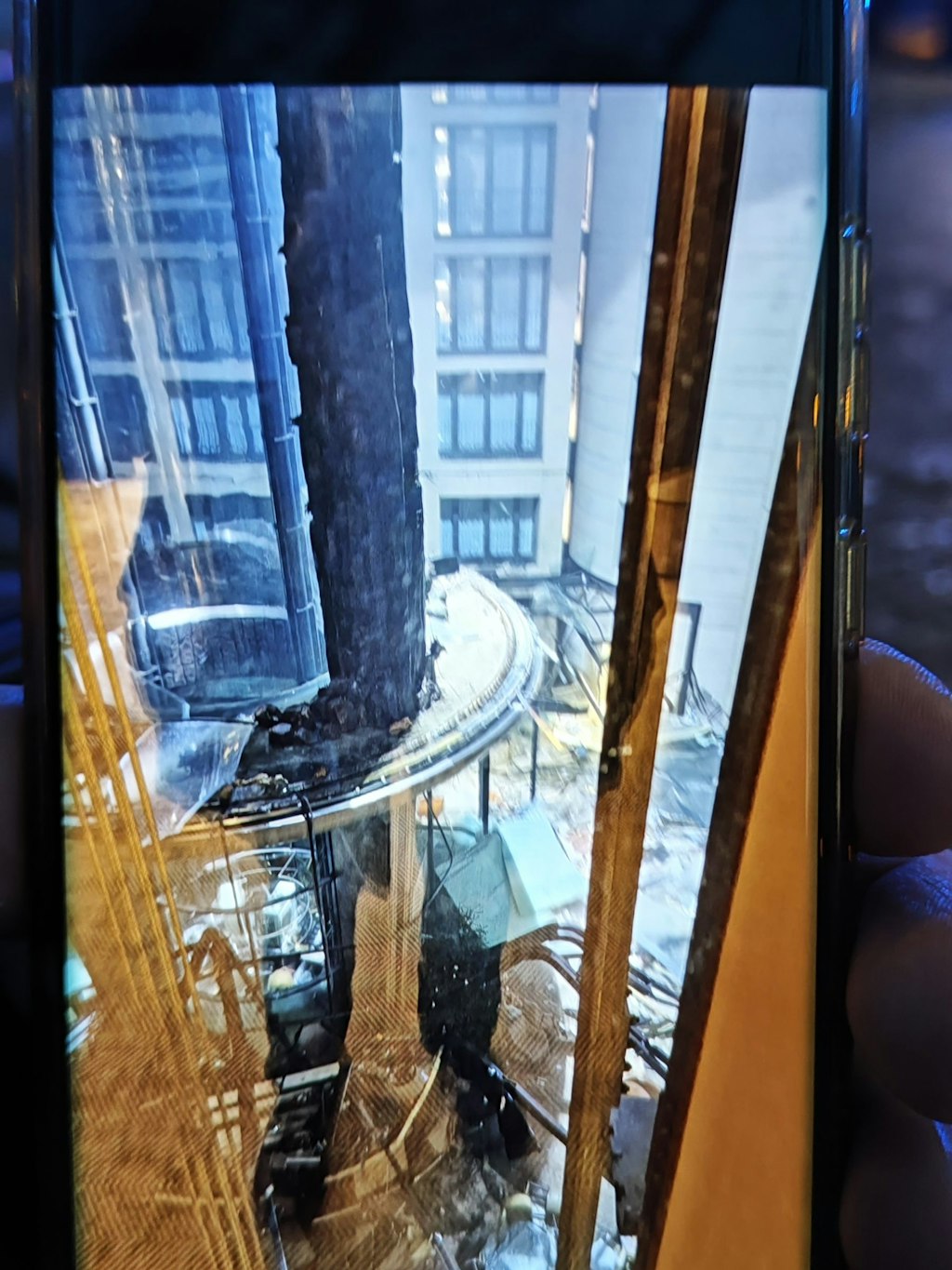 Das Foto eines Hotelgastes aus der vierten Etage zeigt die Zerstörung des Aquadoms.