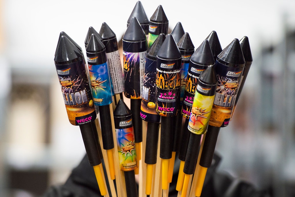 In Zukunft keine Böller mehr? Die ewige Diskussion über das Feuerwerk hat wieder begonnen. (Symbolbild)