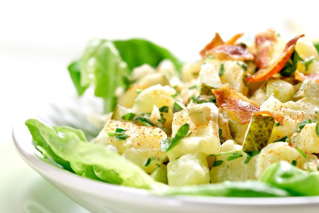Der Kartoffelsalat mit Bacon ist ein Hochgenuss.