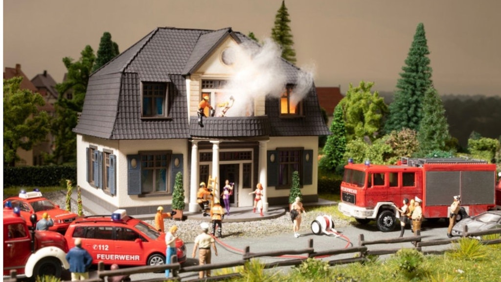 Brennendes Bordell für Modelleisenbahn-Fans