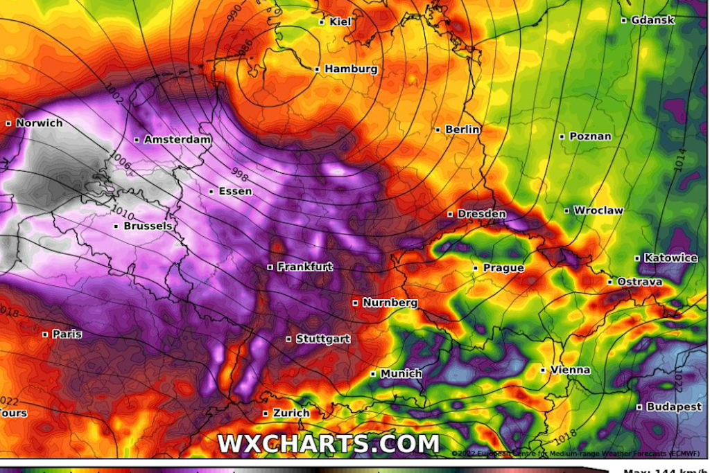 Das aktuelle europäische Wettermodell rechnet in einer seinen neusten Prognosen nicht nur mit stürmischen Weihnachten, sondern auch mit einem schweren Sturm oder sogar Orkan an Silvester.