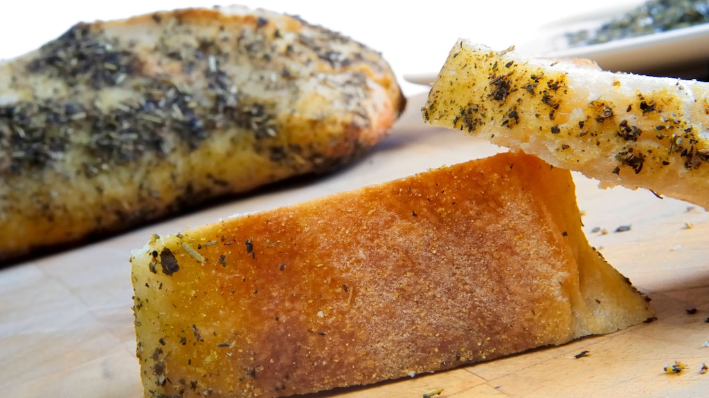 Das geniale Rezept für Knoblauchbrot gelingt auch Anfängern.