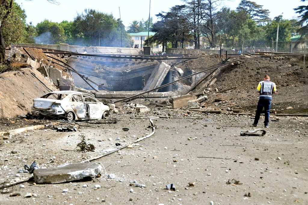An der Explosionsstelle in Boksburg östlich von Johannesburg in Südafrika. 