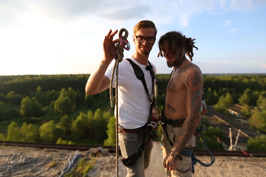 Joko Winterscheidt sollte in Russland mit einem gepiercten Bungeejumper vom Dach springen - er lehnte ab.