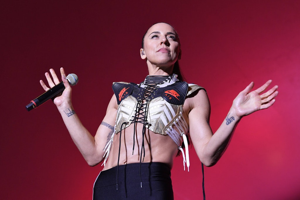 Ex-Spice-Girl Mel C legt sich mit einer Konzert-Absage mit Polens Regierung an.