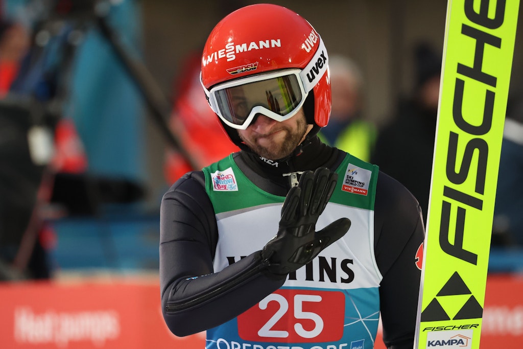 Markus Eisenbichler winkt ab! Bei ihm klappt auf der Schanze momentan gar nichts.