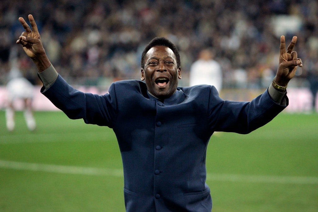 Pele bei einem Spiel der spanischen Fußballliga im Santiago Bernabeu Stadion in Madrid.