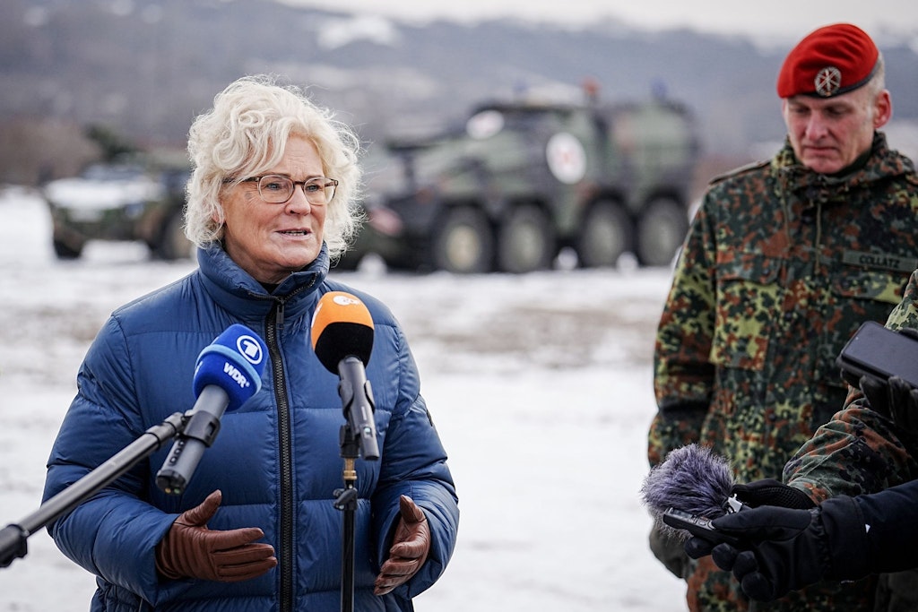 Verteidigungsministerin Christine Lambrecht steht immer mehr unter Druck.