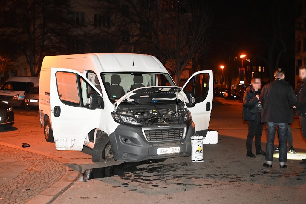 Transporter-Diebe sorgten für eine irre Rumms-Fahrt in Pankow.