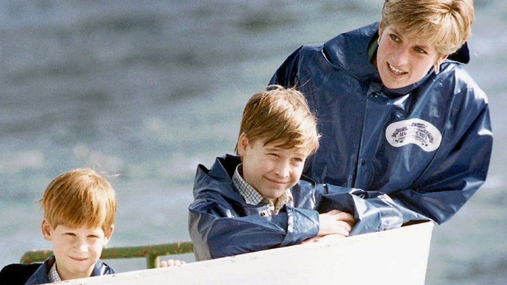Ein Bild aus besseren Tagen. Die Brüder gemeinsam mit ihrer Mutter Prinzessin Diana.