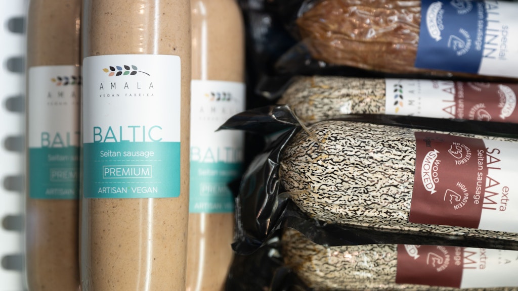 In der veganen Fleischerei gibt es unter anderem vegane Salami und andere vegane Wurstsorten.